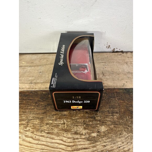 🇺🇸Maisto Special Edition 1963 Dodge 330 Diecast Car Red 🇺🇸 - Picture 4 of 8